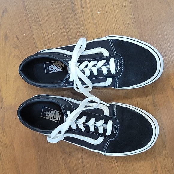 Vans black canvas white trim LaceUp sneakers Youth 5 Unisex Excellent condition… - Picture 1 of 8